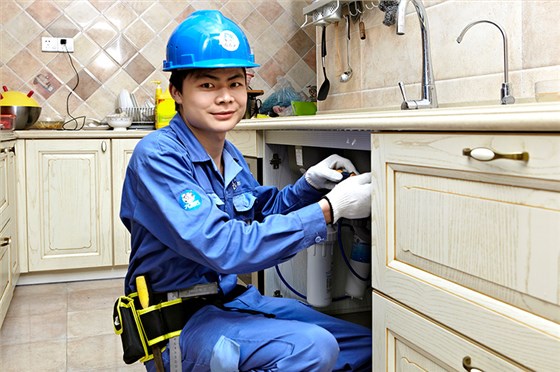深圳恒大帝景高層住宅的樣板房，由左右手提供家具定制安裝及售后維修服務