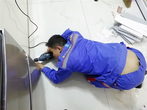 每一次安裝服務背后，都是安裝師傅們無數次的跪地而行3