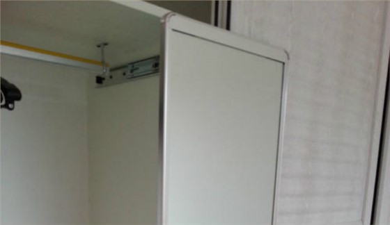 191衣柜旋轉鏡子安裝方法有哪些步驟，需要做什么流程