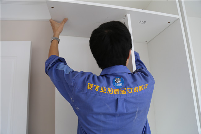 左右手，為您提供更專業的家具安裝服務