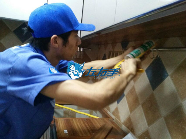 櫥柜安裝工多少錢一天？